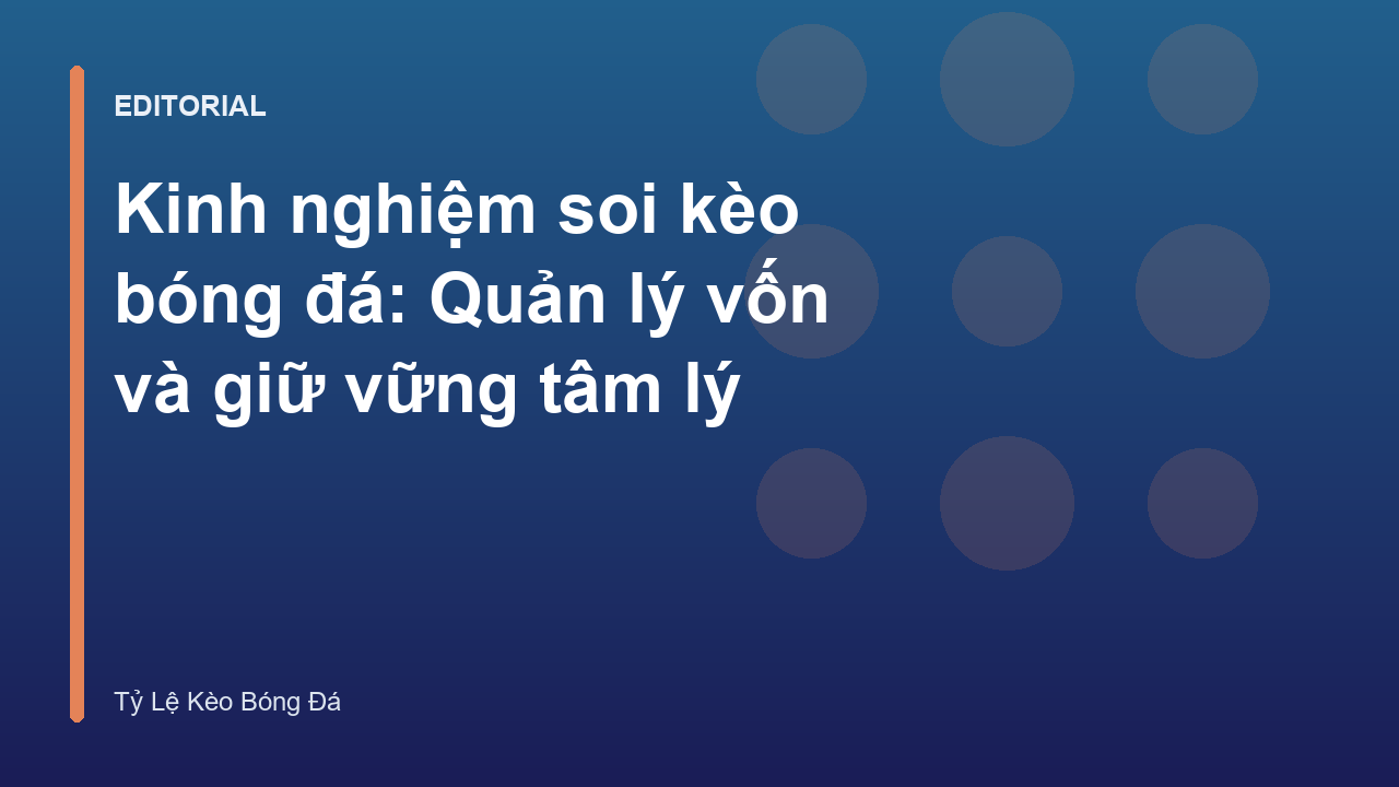 Người chơi phân tích dữ liệu bóng đá trên máy tính
